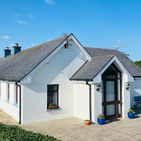Comfortable In Quiet Coastal Community * Dungarvan (Waterford)