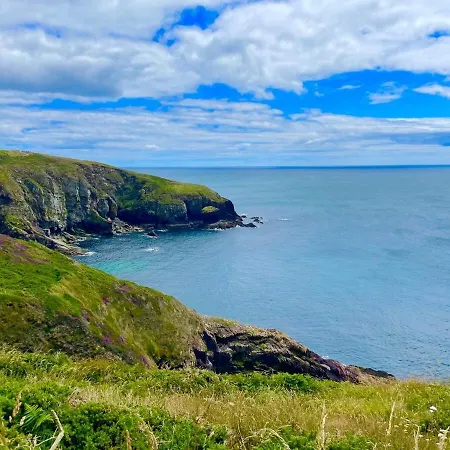 펜션 Comfortable In Quiet Coastal Community 던가반