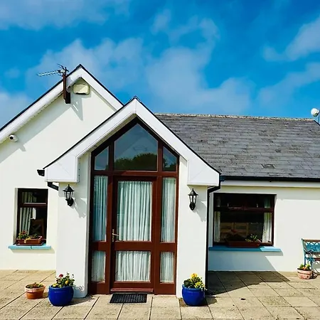 Dom wakacyjny Comfortable In Quiet Coastal Community Dungarvan (Waterford)