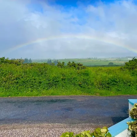 Comfortable In Quiet Coastal Community