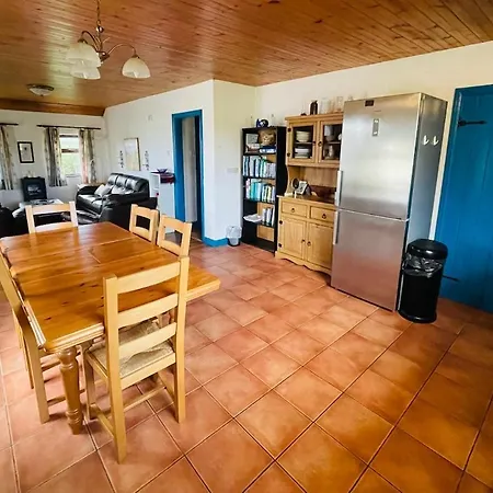 Comfortable In Quiet Coastal Community Dom wakacyjny