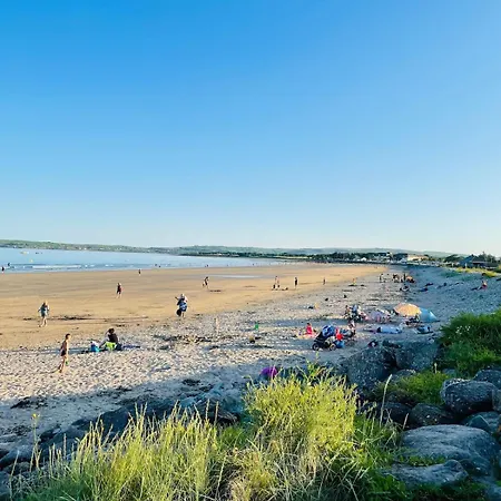 Comfortable In Quiet Coastal Community *