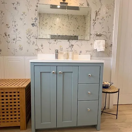 펜션 Comfortable In Quiet Coastal Community