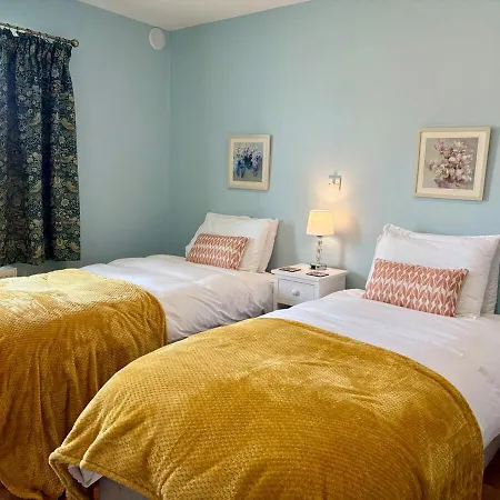 펜션 Comfortable In Quiet Coastal Community *