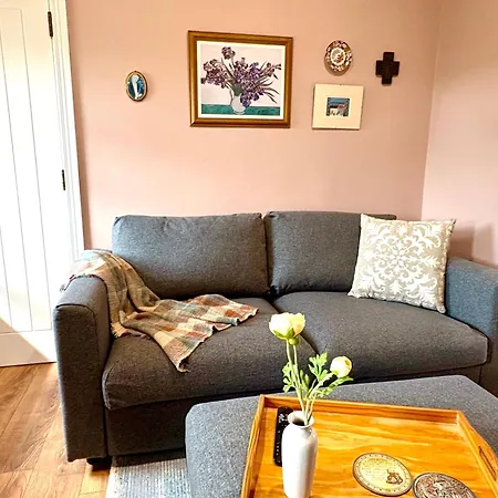 Comfortable In Quiet Coastal Community 펜션 던가반