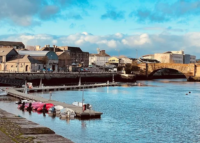 Comfortable In Quiet Coastal Community Dungarvan (Waterford)