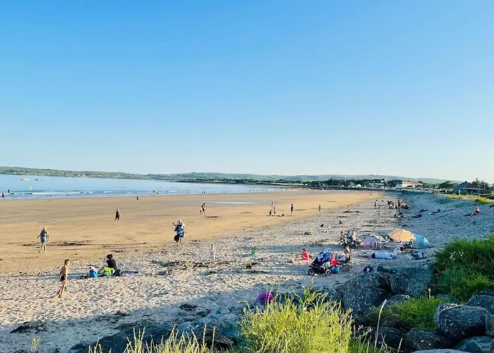 Comfortable In Quiet Coastal Community *